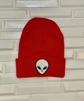 کلاه زمستانی طرح آدم فضایی رنگ قرمز